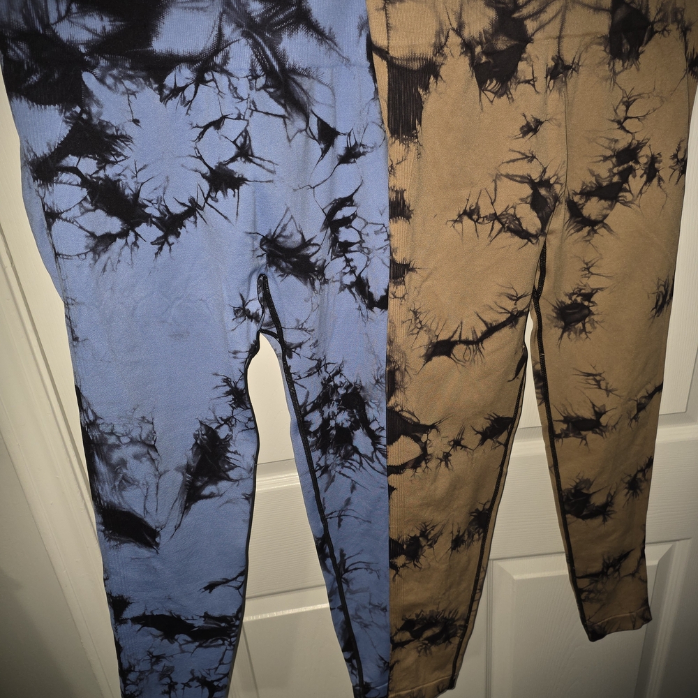 Tie-Dye Leggings in Blue and Tan
